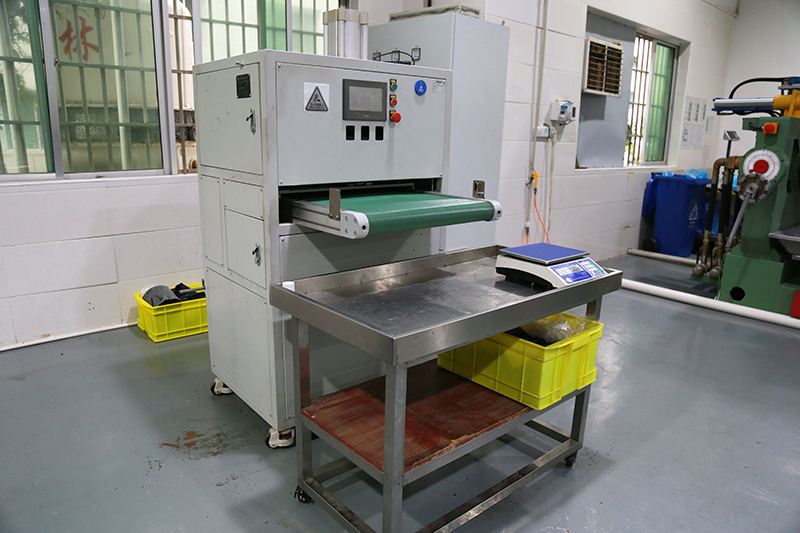 Rubber Cutting Machine